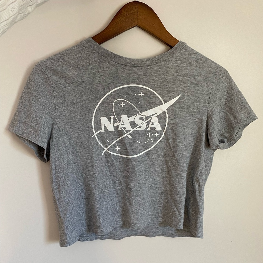 Gray H&M NASA cropped T-shirt